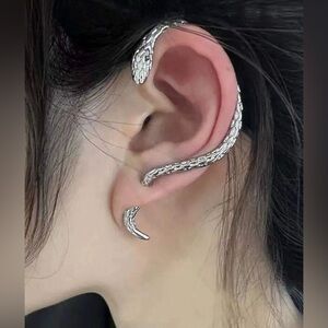 Elegant Silver Snake Ear Cuff